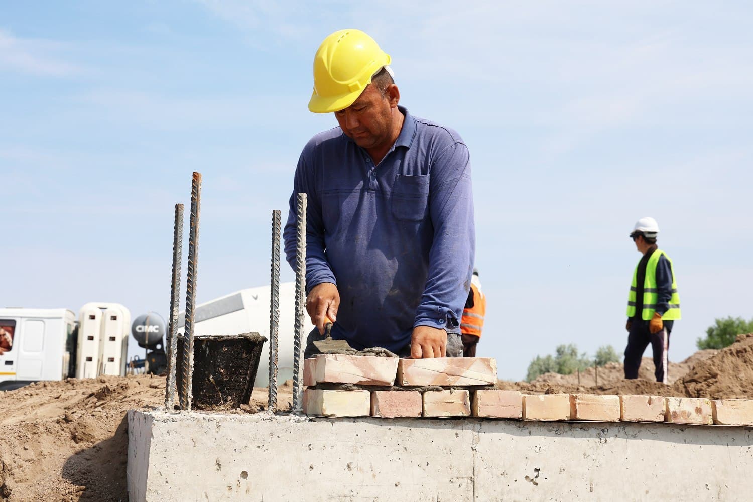 Shomanay rayonında alıp barılıp atırǵan qurılıs jumısları ǵalaba xabar quralları wákilleriniń názerinde