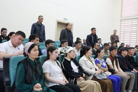 Rahbar va yoshlar uchrashuvi.