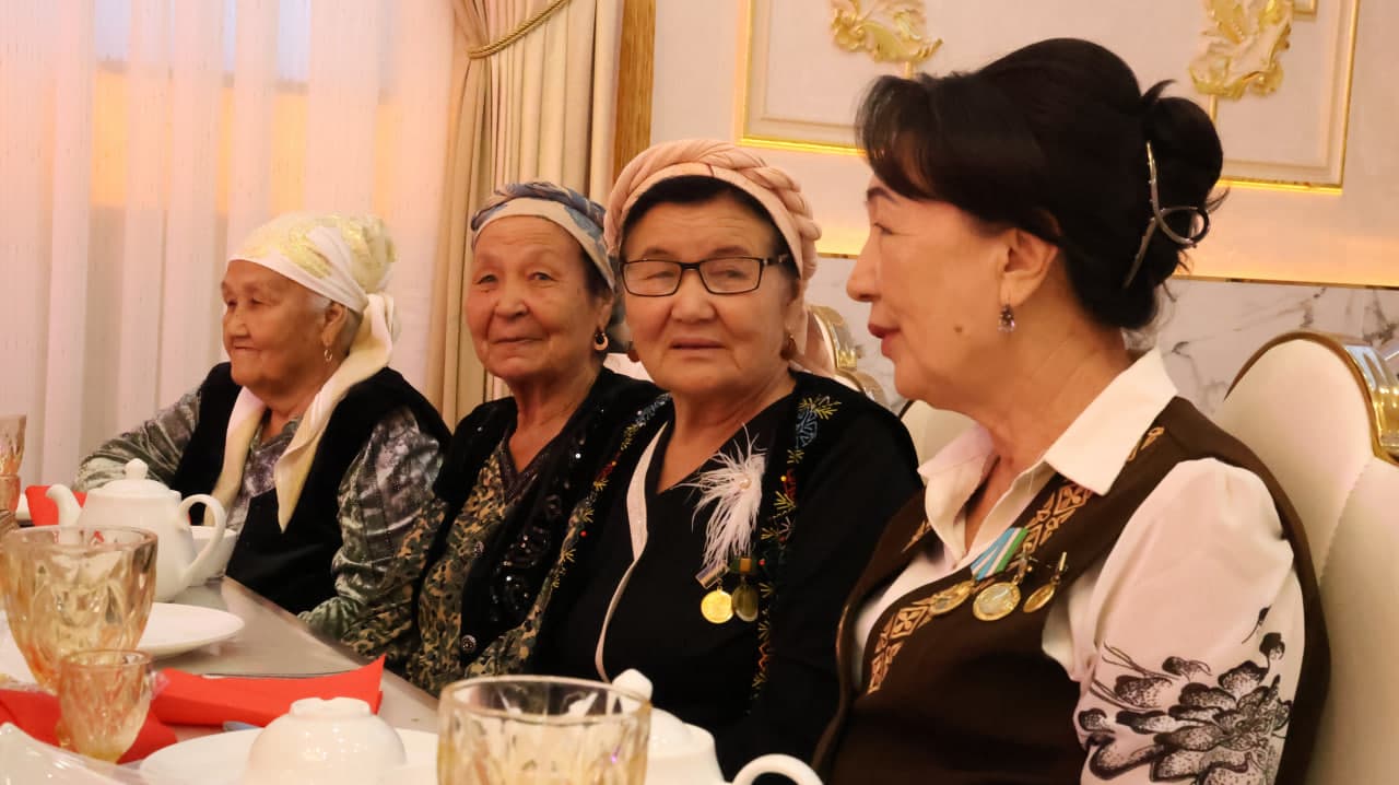 Tumanda "O‘qituvchi va murabbiylar" bayrami keng nishonlandi