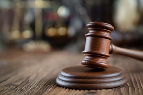 Keyingi waqıtlarda sud sistemasında sanlı texnologiyalardı engiziw puqaralarǵa qolaylıq jaratıw menen birge, korrupciya qáwpin azaytıwda áhmietli faktor bolıp xızmet etpekte.