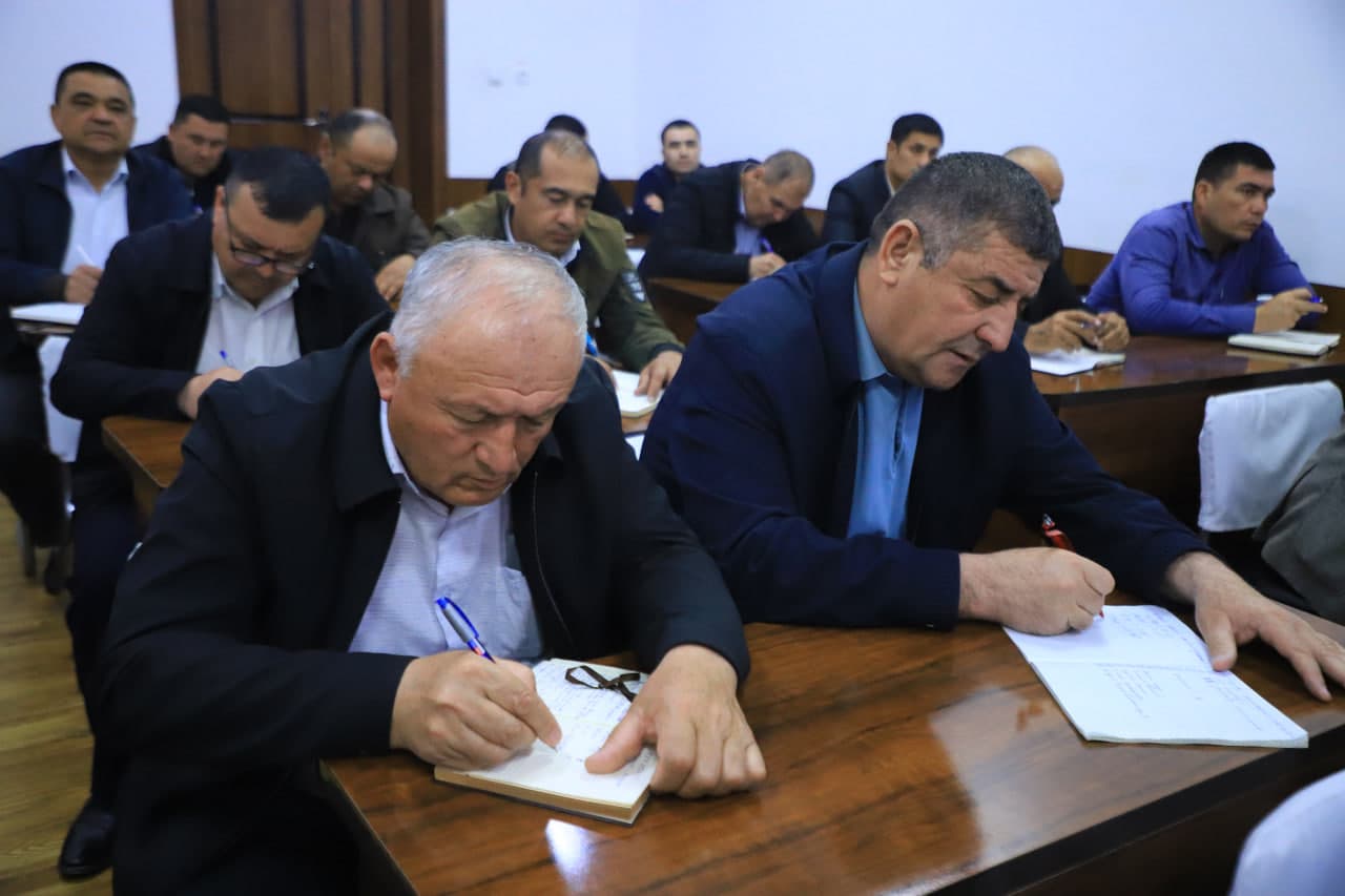 Tuman hokimi, mahallalar Kengashi raisi A.Ostonov boshchiligida 2026-yil I chorak yakuni hisobotlari tahlil qilindi