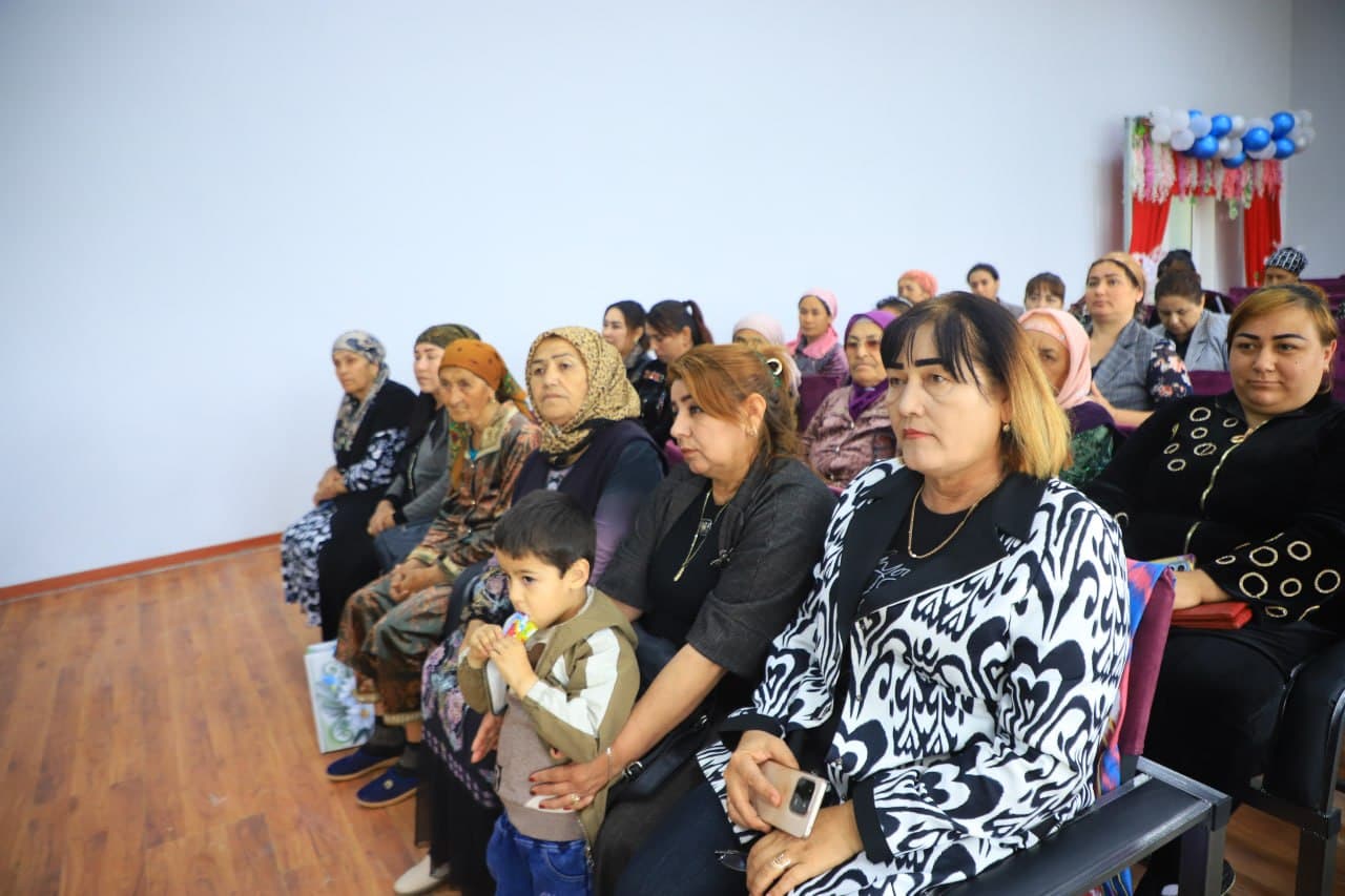 Vobkentda “Yagona Vatan, yagona xalq bo‘lib, yangi hayot va kelajak yaratamiz!” shiori ostida bayram shukuhi ostida ma'rifiy tadbir hamda konsert dasturi yuksak ruhda davom etmoqda