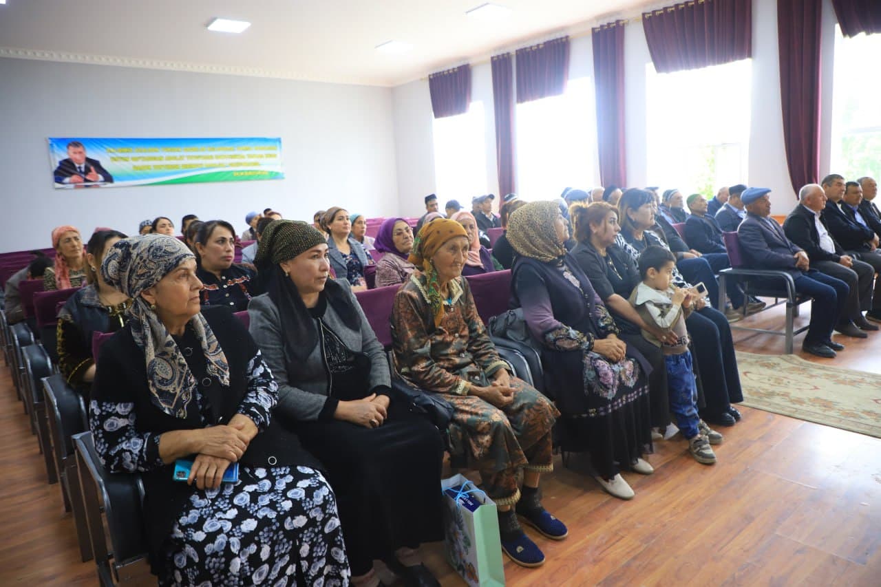 Vobkentda “Yagona Vatan, yagona xalq bo‘lib, yangi hayot va kelajak yaratamiz!” shiori ostida bayram shukuhi ostida ma'rifiy tadbir hamda konsert dasturi yuksak ruhda davom etmoqda