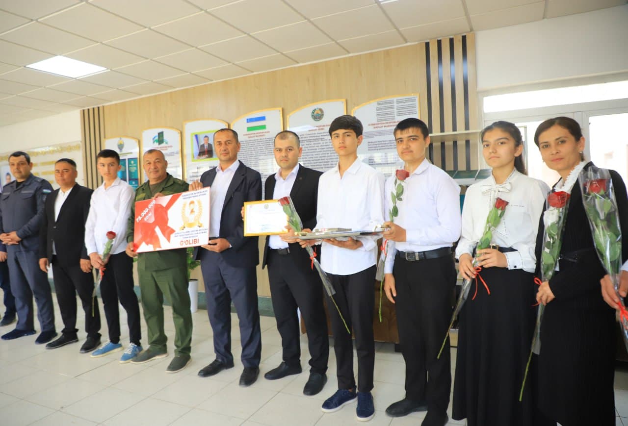 “Xorijiy tillarni o‘qitish bo‘yicha eng yaxshi maktab” tanlovining tuman bosqichi g'oliblari taqdirlandi
