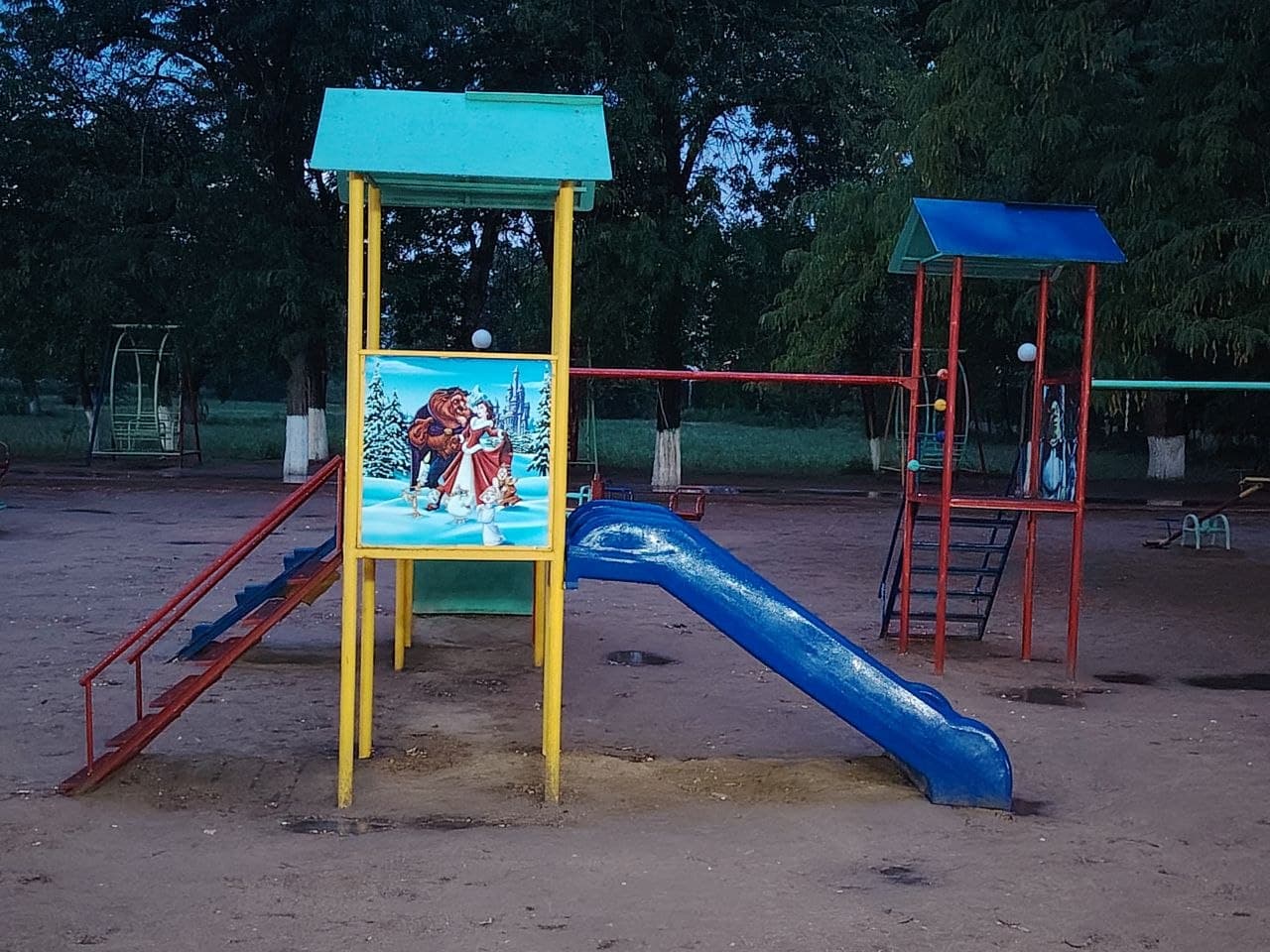 Viloyat hokimi Botir Zaripov boshchiligidagi ishchi guruhi Vobkent tumanidagi "Nurli manzil" va "Porloq kelajak" oromgohlarining mavsumga tayyorligini o'rgandi