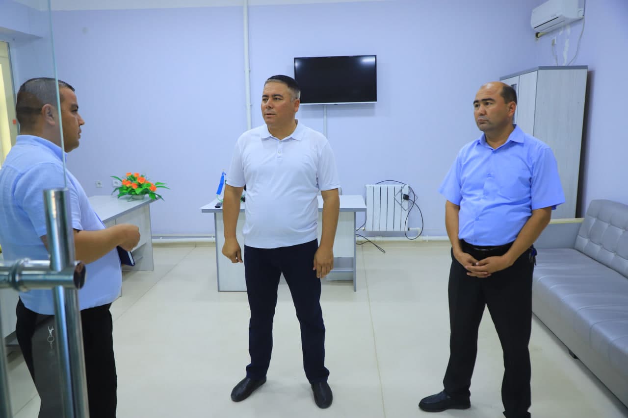 Vobkent tuman hokimi tibbiyot birlashmasi faoliyati bilan tanishdi