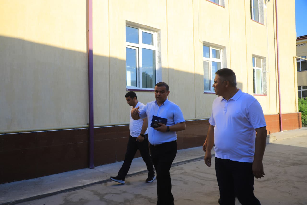 Vobkent tuman hokimi tibbiyot birlashmasi faoliyati bilan tanishdi