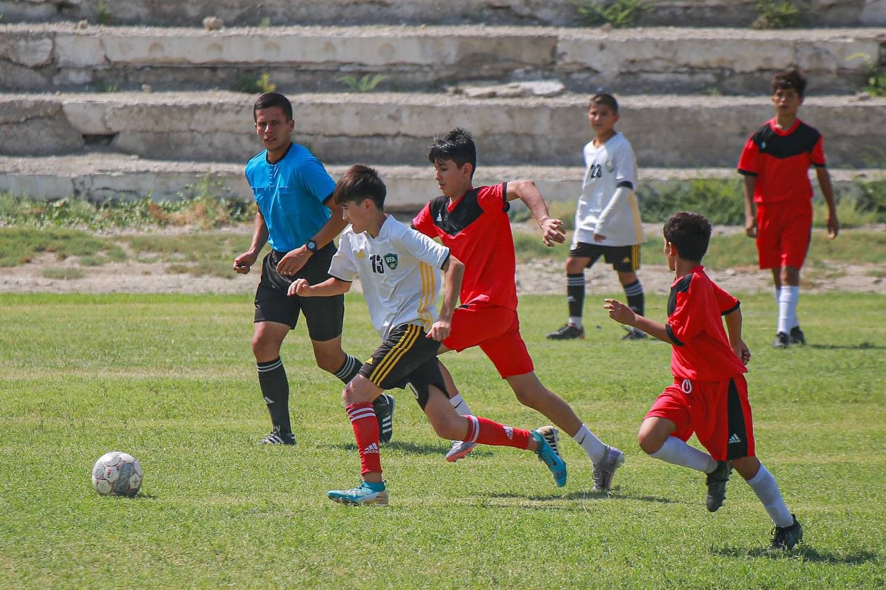 Vobkentlik yosh futbolchilar — viloyat bosqichi g‘olibi!