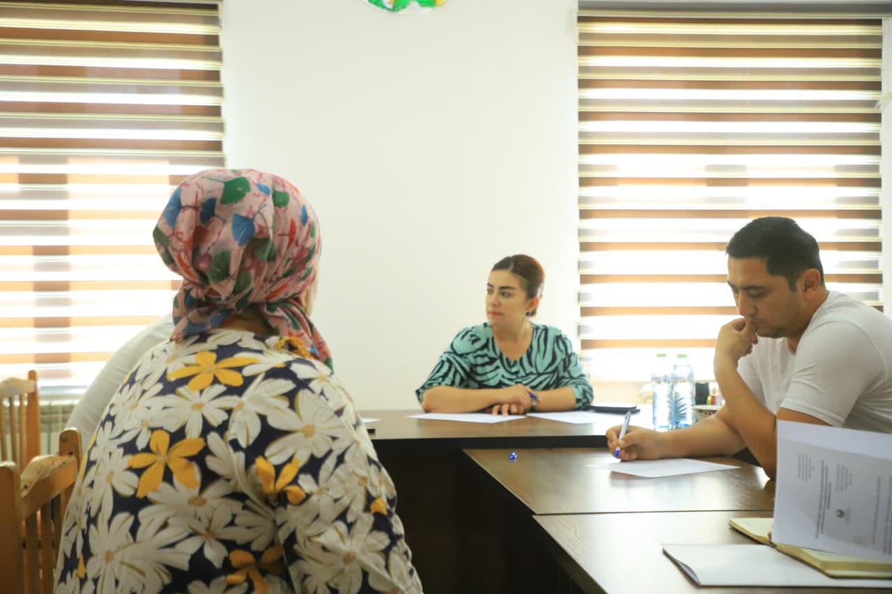 Kumushkent mahallasida aholi bandligi va daromadlarini oshirish bo‘yicha manzilli ishlar davom etmoqda