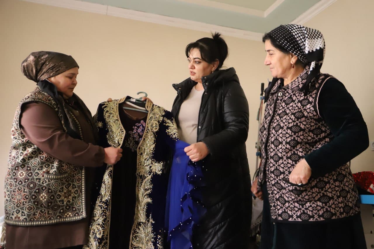 Bir mahalladan boshlangan tashabbus — yuzlab ayollarga baraka va daromad