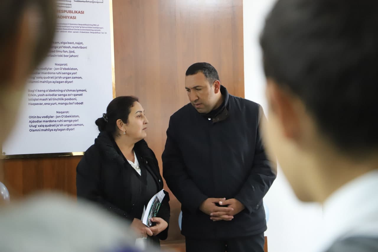 Таълим сифатини ошириш йўлида: Шофиркон туман ҳокими мактаб фаолияти билан танишди