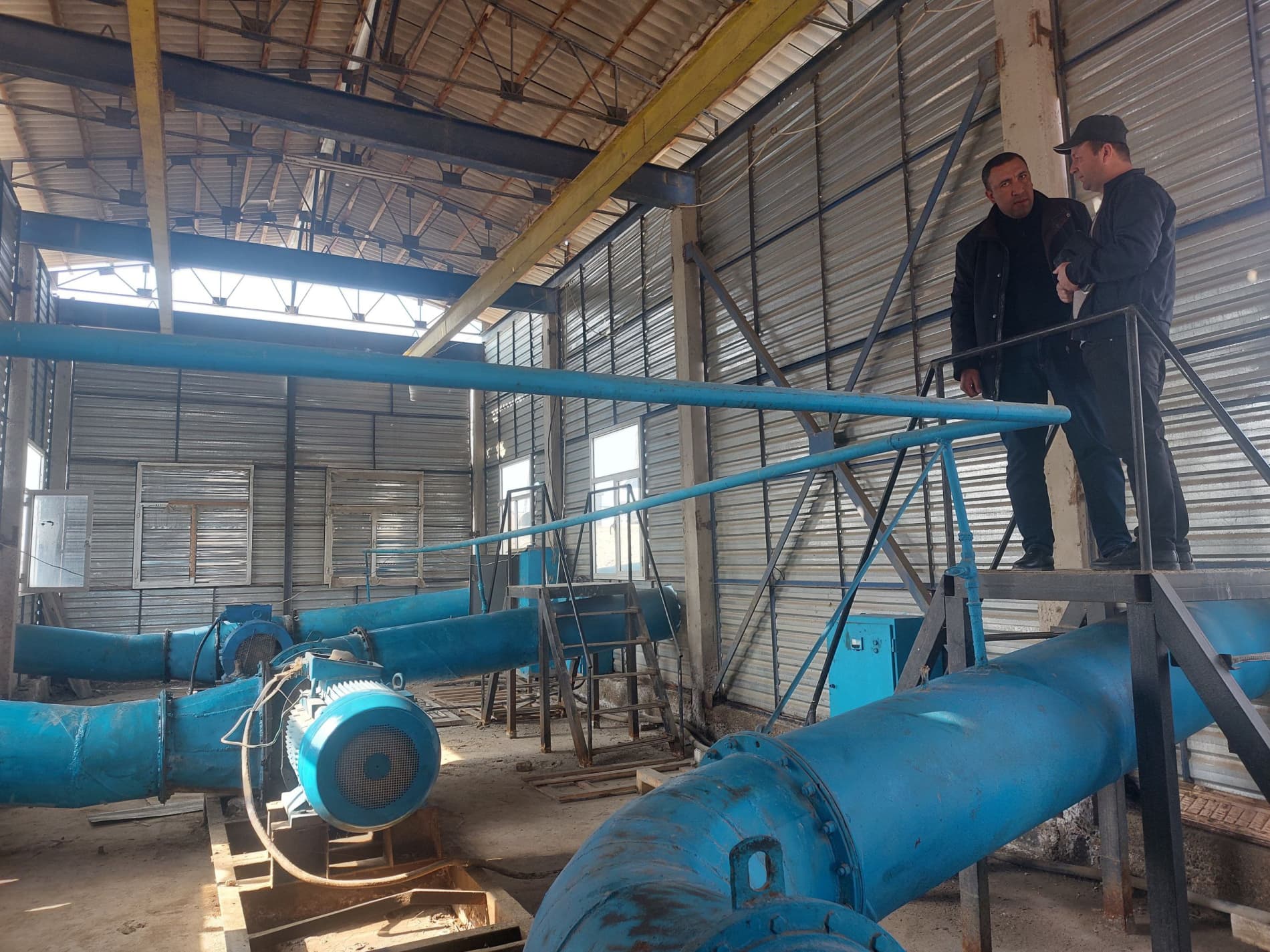 3,5 ming gektar yer taqdiri: Shofirkon nasos stansiyalarida o‘rganish o‘tkazildi