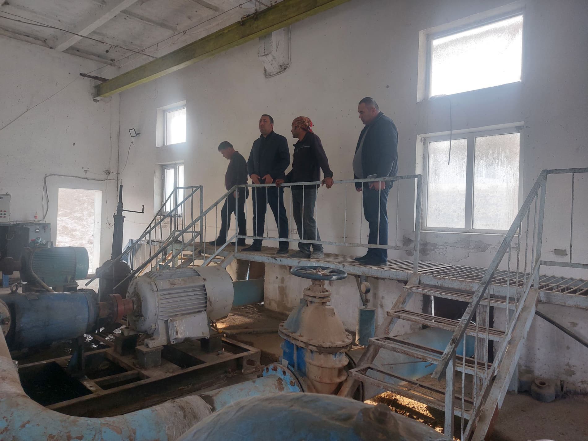 3,5 ming gektar yer taqdiri: Shofirkon nasos stansiyalarida o‘rganish o‘tkazildi