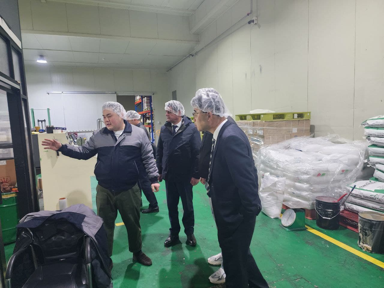 Qorako‘l tumani delegatsiyasi Janubiy Koreyada ishlab chiqarish korxonasi faoliyati bilan tanishdi