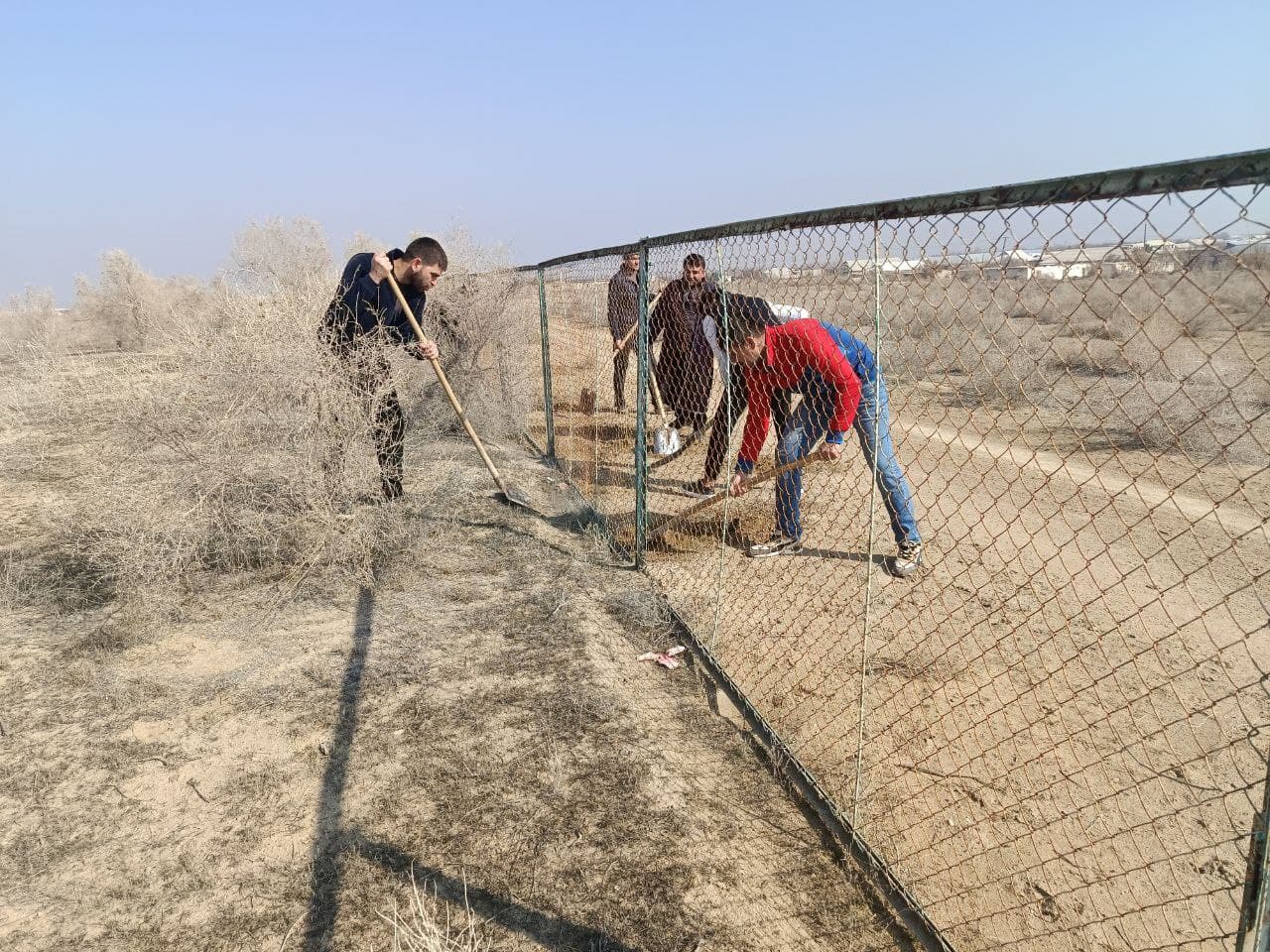 Umumxalq xayriya hashari doirasida qabriston hududi obodonlashtirildi