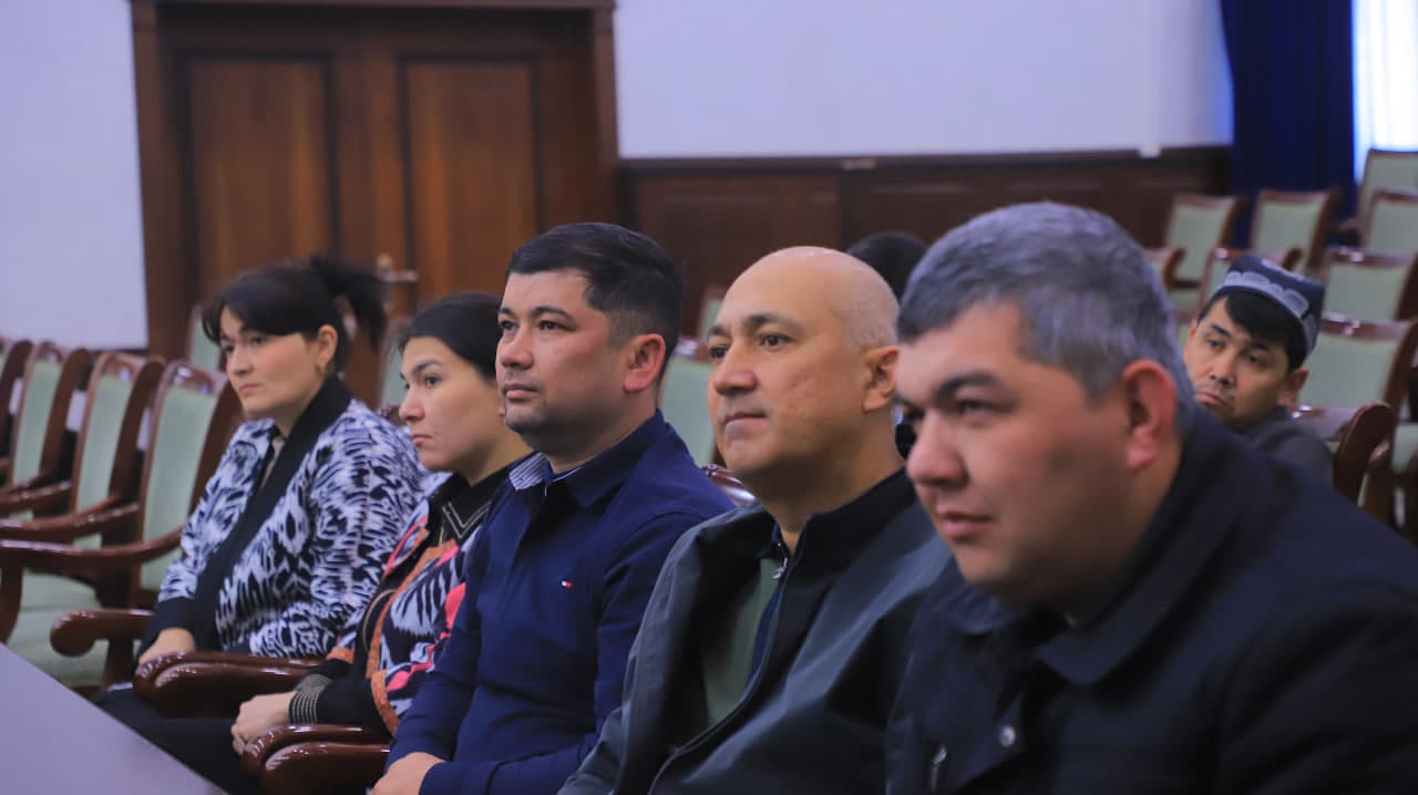 Tuman hokimligi apparati xodimlari uchun tuman adliya bo‘limi mas’ullari tomonidan korrupsiyaga qarshi kurashish hamda manfaatlar to‘qnashuvining oldini olish masalalariga bag‘ishlangan seminar tashkil etildi