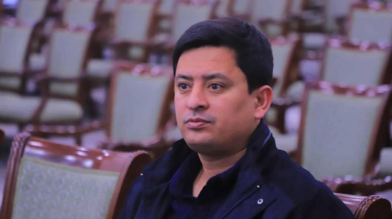 Tuman hokimligi apparati xodimlari uchun tuman adliya bo‘limi mas’ullari tomonidan korrupsiyaga qarshi kurashish hamda manfaatlar to‘qnashuvining oldini olish masalalariga bag‘ishlangan seminar tashkil etildi