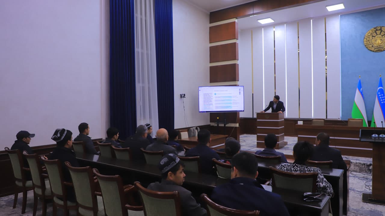 Tuman hokimligi apparati xodimlari uchun tuman adliya bo‘limi mas’ullari tomonidan korrupsiyaga qarshi kurashish hamda manfaatlar to‘qnashuvining oldini olish masalalariga bag‘ishlangan seminar tashkil etildi