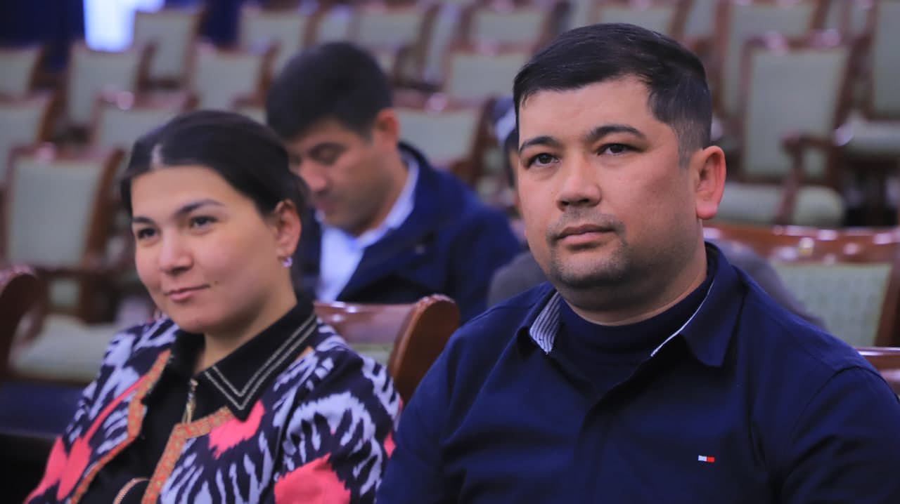 Tuman hokimligi apparati xodimlari uchun tuman adliya bo‘limi mas’ullari tomonidan korrupsiyaga qarshi kurashish hamda manfaatlar to‘qnashuvining oldini olish masalalariga bag‘ishlangan seminar tashkil etildi