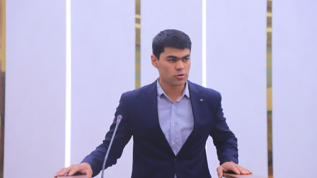 Tuman hokimligi apparati xodimlari uchun tuman adliya bo‘limi mas’ullari tomonidan korrupsiyaga qarshi kurashish hamda manfaatlar to‘qnashuvining oldini olish masalalariga bag‘ishlangan seminar tashkil etildi