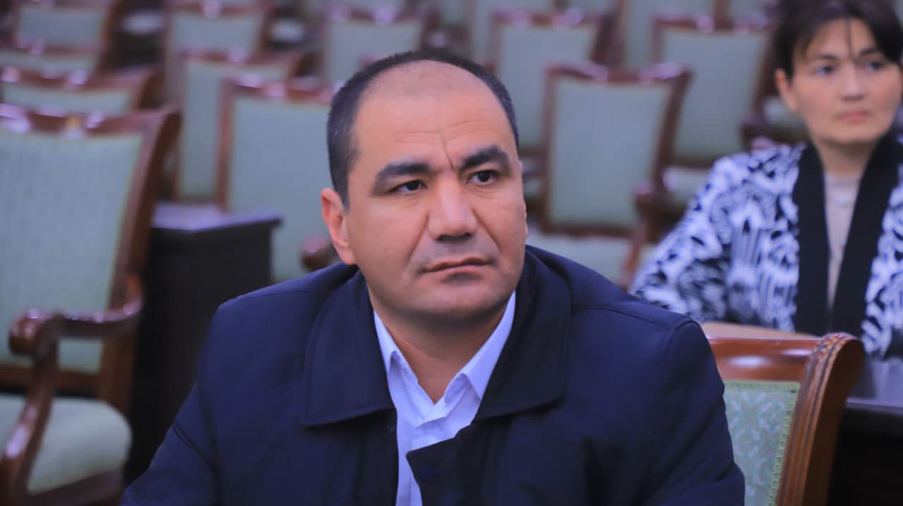 Tuman hokimligi apparati xodimlari uchun tuman adliya bo‘limi mas’ullari tomonidan korrupsiyaga qarshi kurashish hamda manfaatlar to‘qnashuvining oldini olish masalalariga bag‘ishlangan seminar tashkil etildi