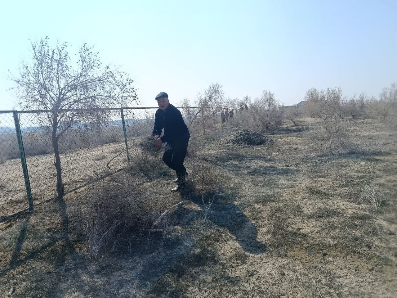 Umumxalq xayriya hashari doirasida qabriston hududi obodonlashtirildi