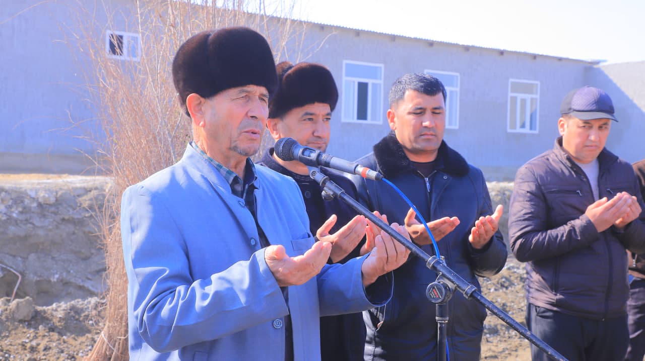 Qorako‘l tumanida “Yashil makon” loyihasi doirasida ko‘chat ekish ishlari davom etmoqda
