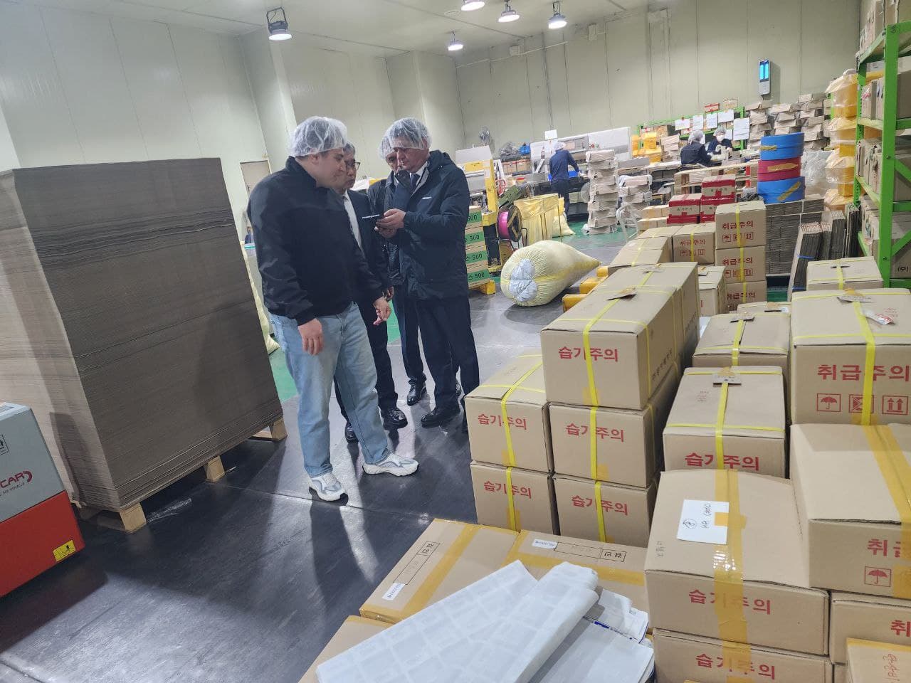 Qorako‘l tumani delegatsiyasi Janubiy Koreyada ishlab chiqarish korxonasi faoliyati bilan tanishdi