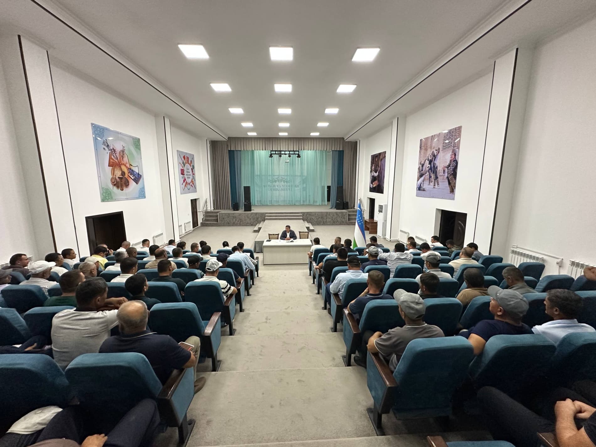 Qorovulbozorda paxta terimi va kuzgi g‘alla ekish ishlari muhokama qilindi