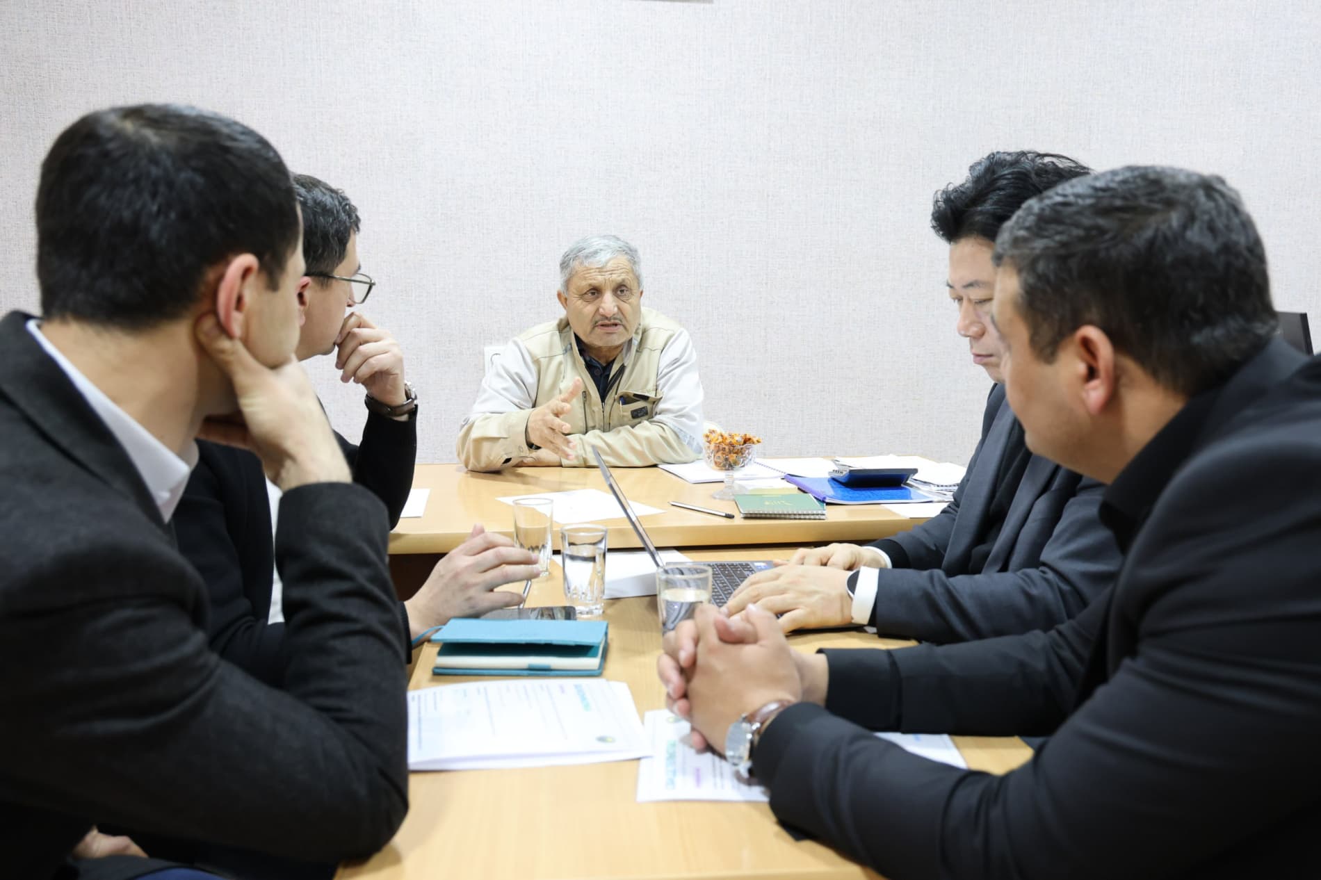 Когон шаҳрида Кореянинг “КП Глобал” компанияси ва маҳаллий ҳамкор иштирокида ташкил этилган “Мастер Инноватион” қўшма корхонаси томонидан бетон учун пластификатор ишлаб чиқаришга ихтисослашган янги лойиҳа амалга оширилмоқда.