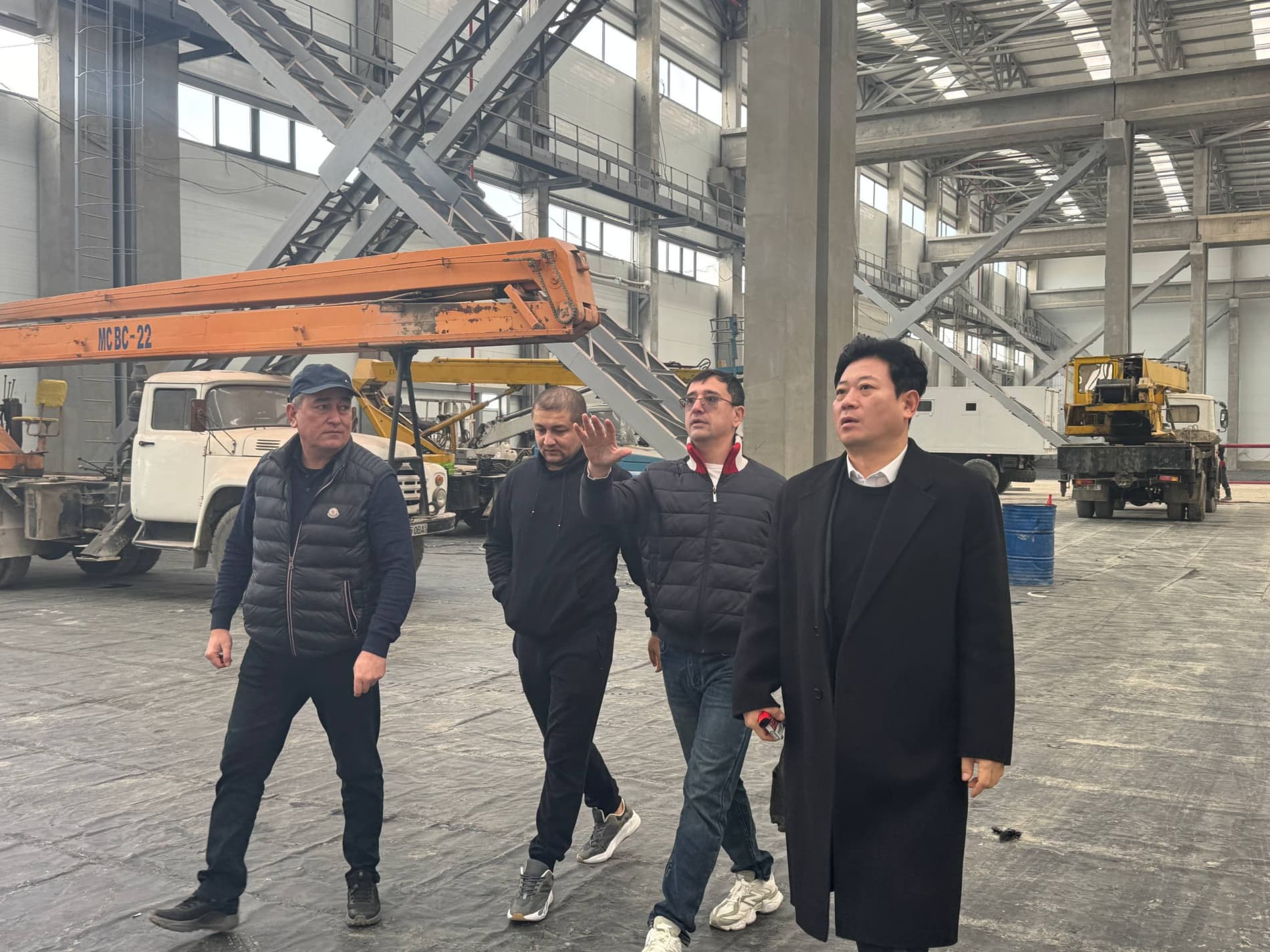 Когон шаҳрида Кореянинг “КП Глобал” компанияси ва маҳаллий ҳамкор иштирокида ташкил этилган “Мастер Инноватион” қўшма корхонаси томонидан бетон учун пластификатор ишлаб чиқаришга ихтисослашган янги лойиҳа амалга оширилмоқда.