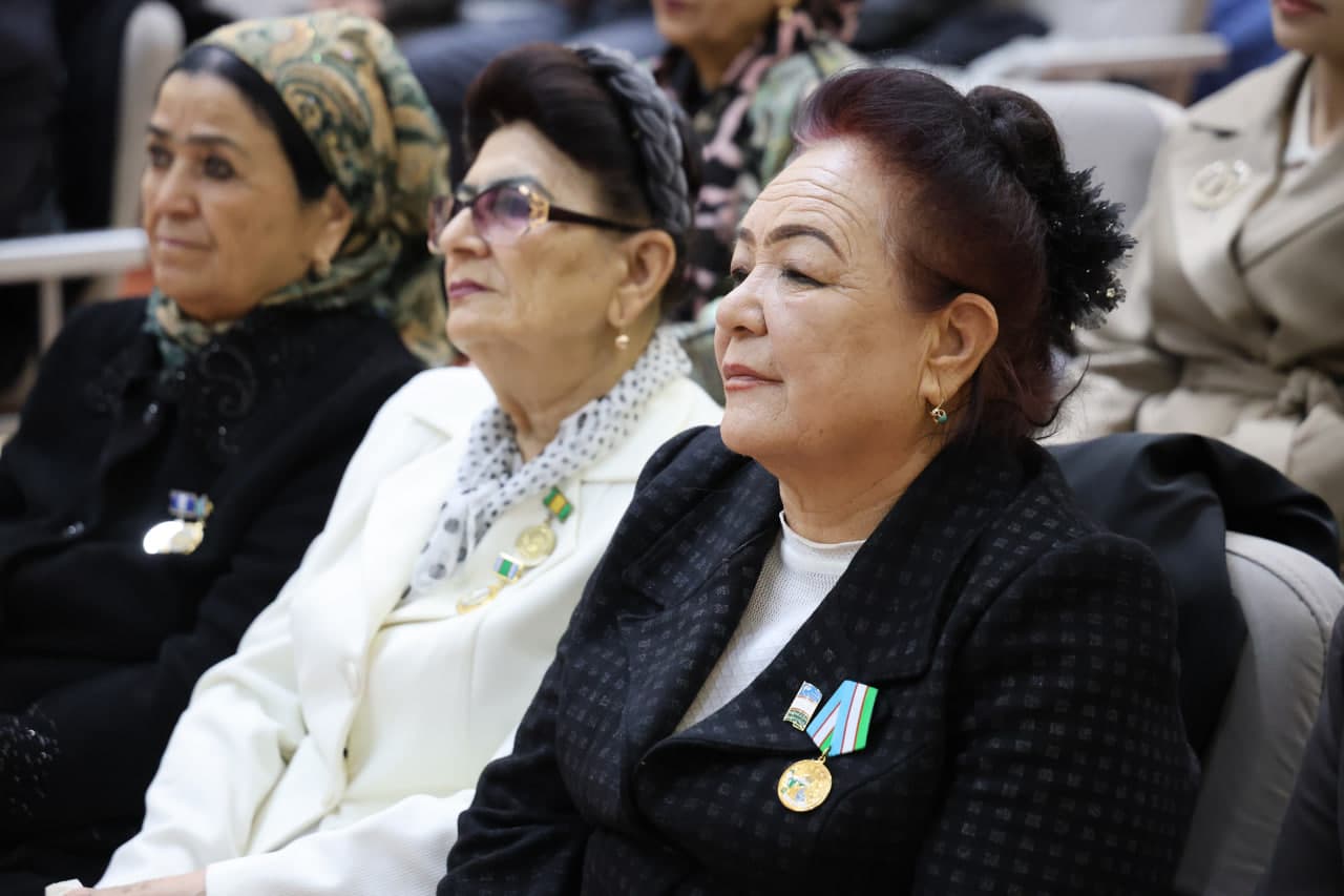 Kogonlik moʻtabar ayollar, munis opa-singillar sharaflandi