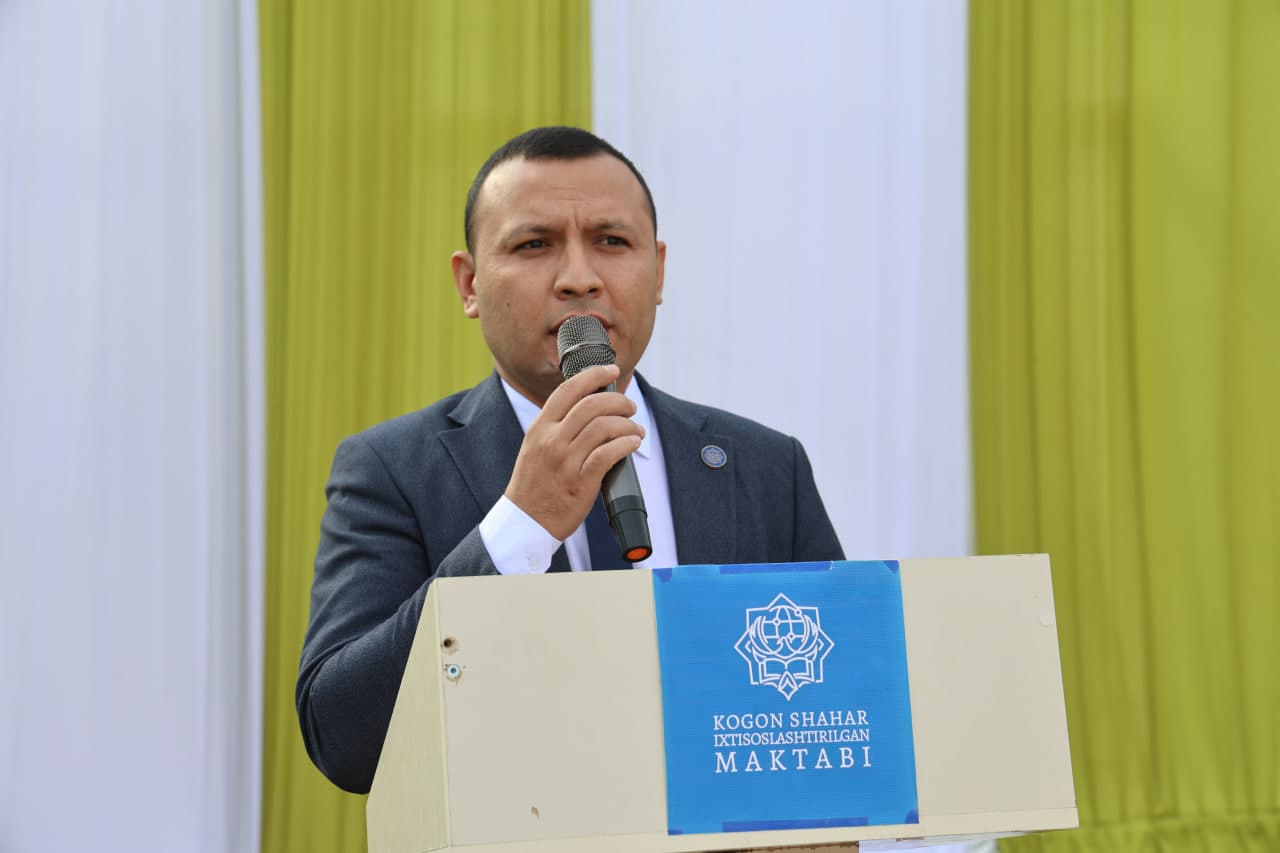 Kogon shahar ixtisoslashtirilgan maktabida "Bilimlar kuni" va Mustaqilligimizning 35 yilligi munosabati bilan “Yagona Vatan – yagona xalq bo‘lib yangi hayot va kelajak yaratamiz!” shiori ostida bayram tadbiri o'tkazildi.