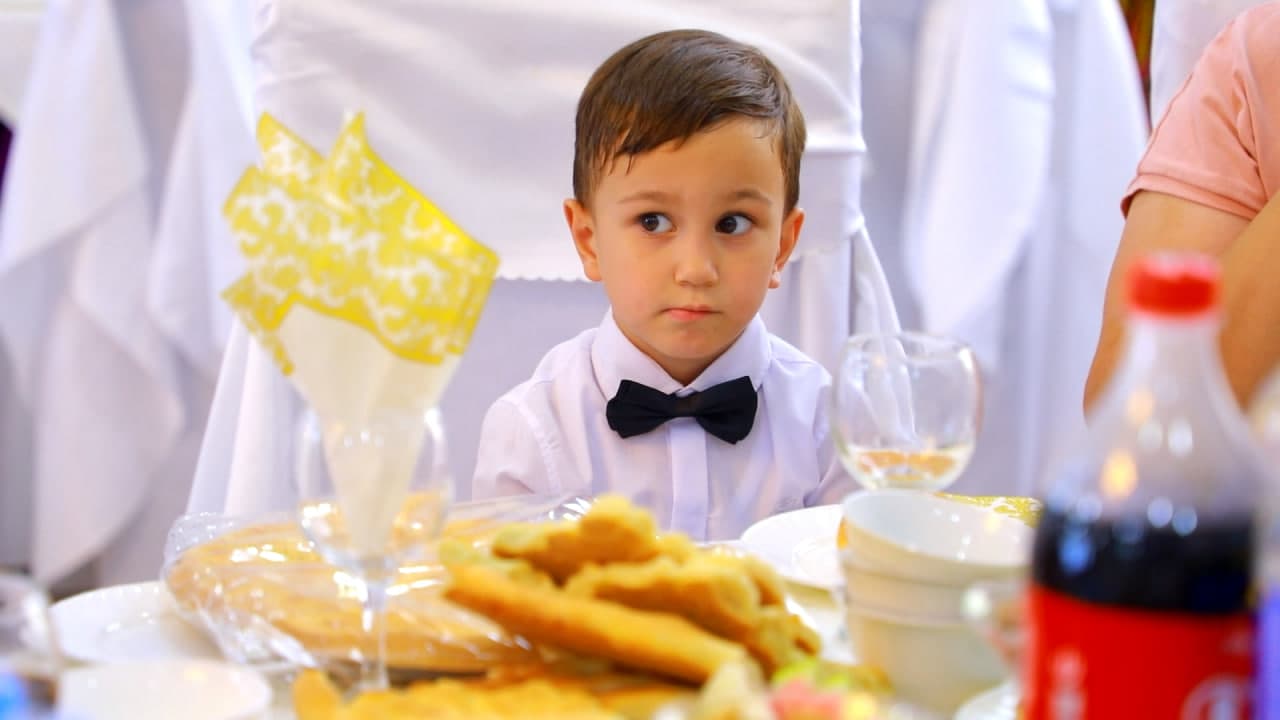 Бухоро шаҳрида 34 нафар болажонларнинг суннат тўйи ўтказилди