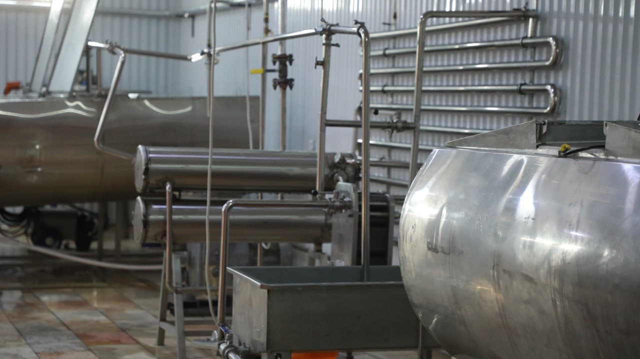 Qurbon Tursunov "Iymonaxon Nozima" korxonasi faoliyati bilan tanishdi