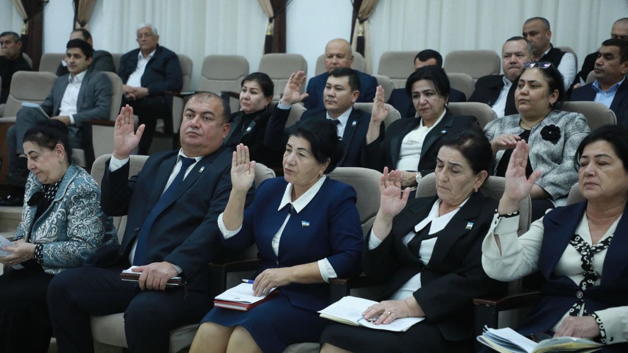 Халқ депутатлари Бухоро шаҳар кенгашининг навбатдаги сессияси бўлиб ўтди