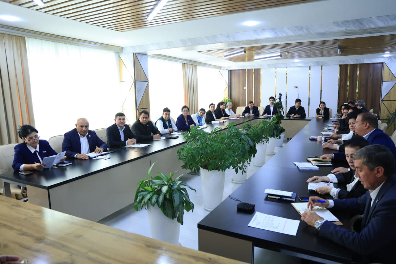 Халқ депутатлари Бухоро шаҳар Кенгашининг навбатдаги сессияси бўлиб ўтди