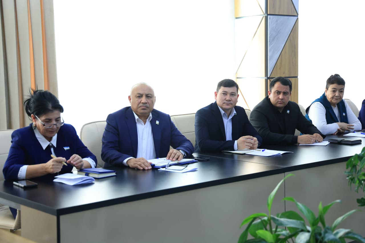 Халқ депутатлари Бухоро шаҳар Кенгашининг навбатдаги сессияси бўлиб ўтди