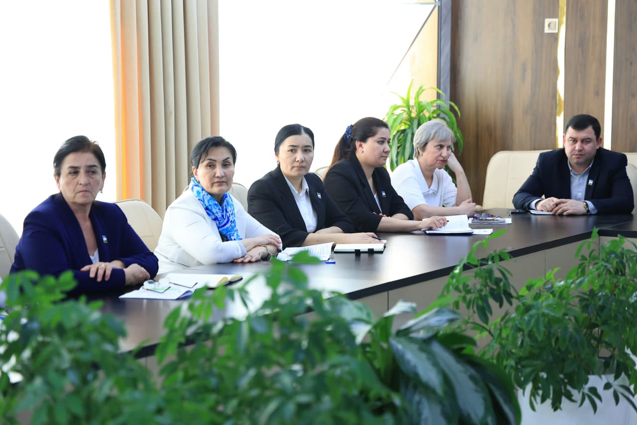 Халқ депутатлари Бухоро шаҳар Кенгашининг навбатдаги сессияси бўлиб ўтди