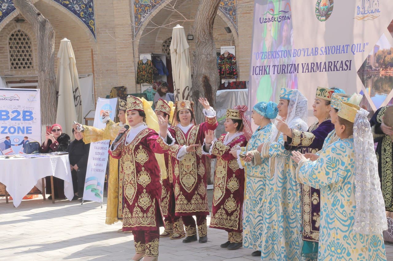 Buxoro shahrida "O'zbekiston bo'ylab sayohat qil!" ichki turizm yarmarkasi bo‘lib o‘tdi