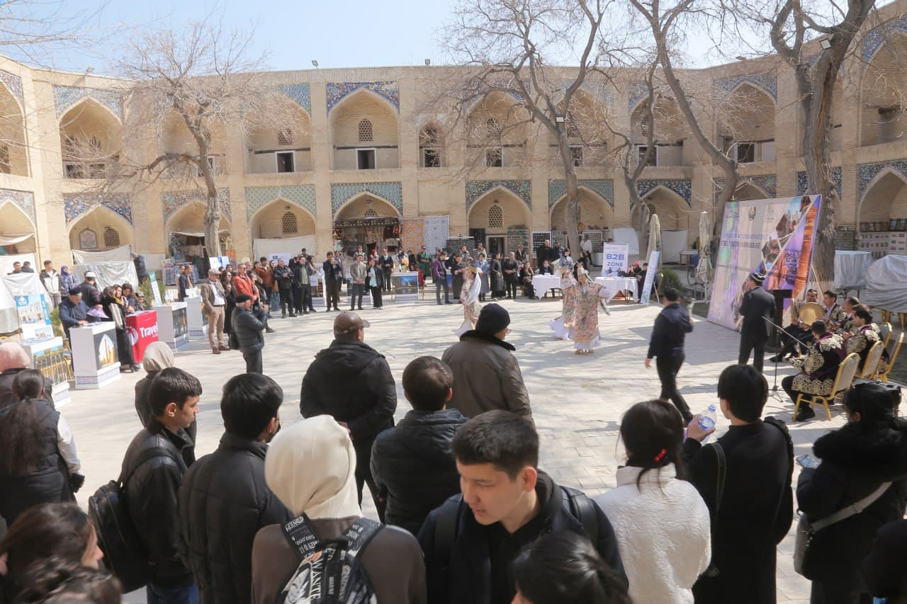 Buxoro shahrida "O'zbekiston bo'ylab sayohat qil!" ichki turizm yarmarkasi bo‘lib o‘tdi