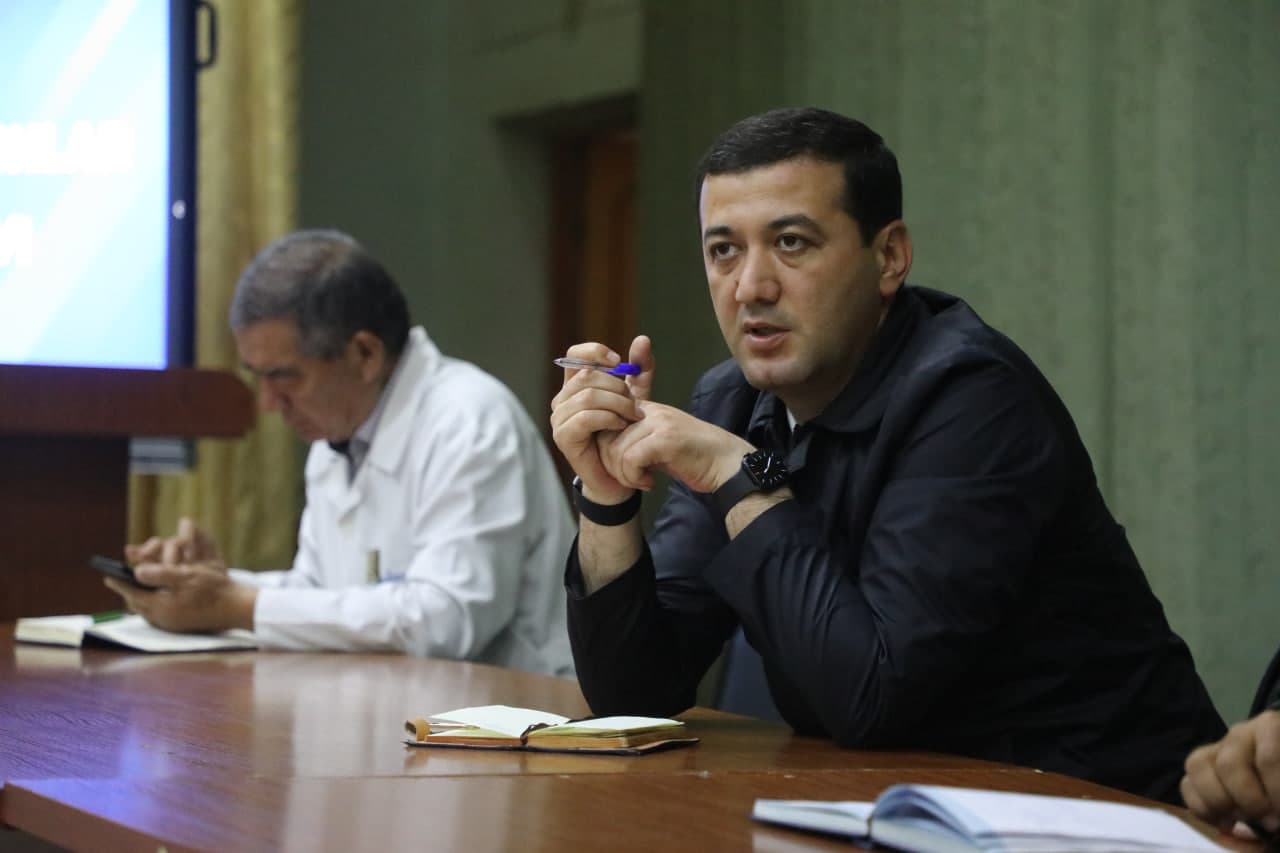 Qurbon Tursunov texnikum yoshlari bilan muloqot qildi