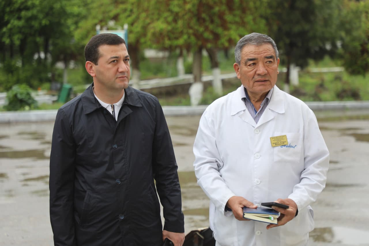 Qurbon Tursunov texnikum yoshlari bilan muloqot qildi