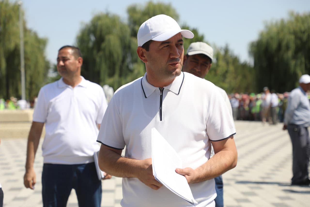 Шаҳар ҳокими Ободонлаштириш бошқармаси ходимлари билан очиқ мулоқот ўтказди
