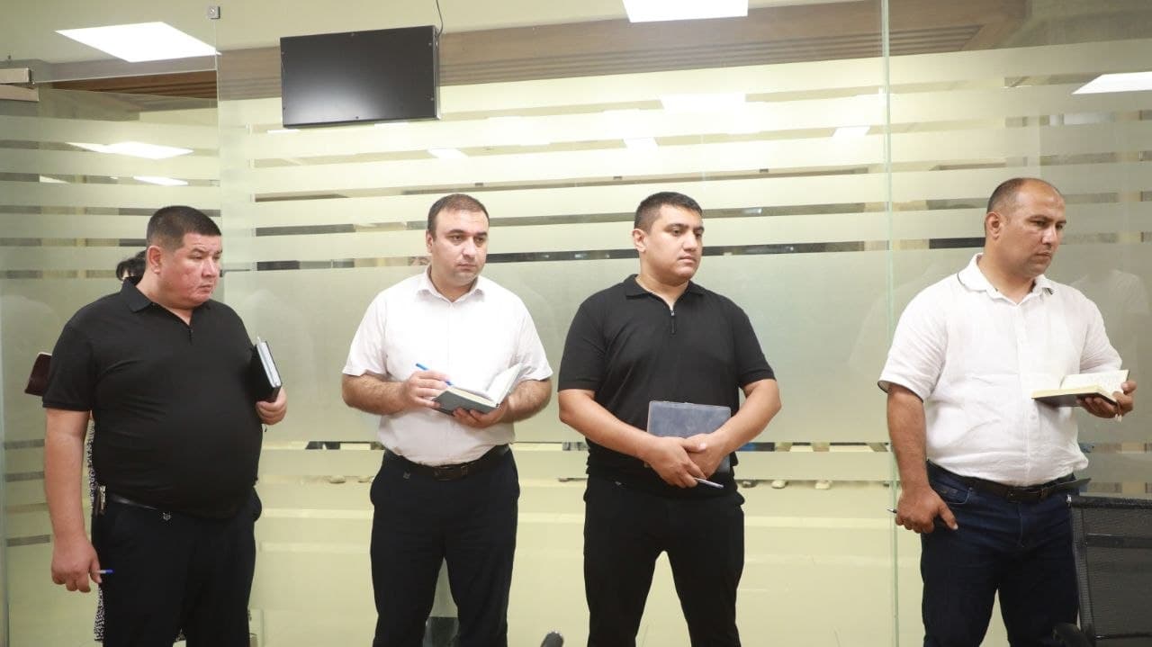 Buxoro shahar hokimi fuqarolar murojaatlarini tingladi