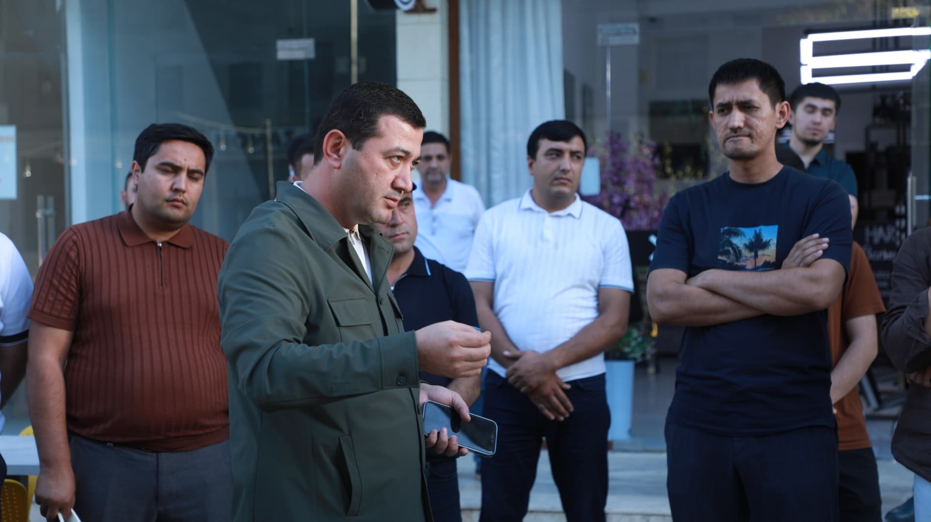 Qurbon Tursunov tadbirkorlar bilan uchrashdi