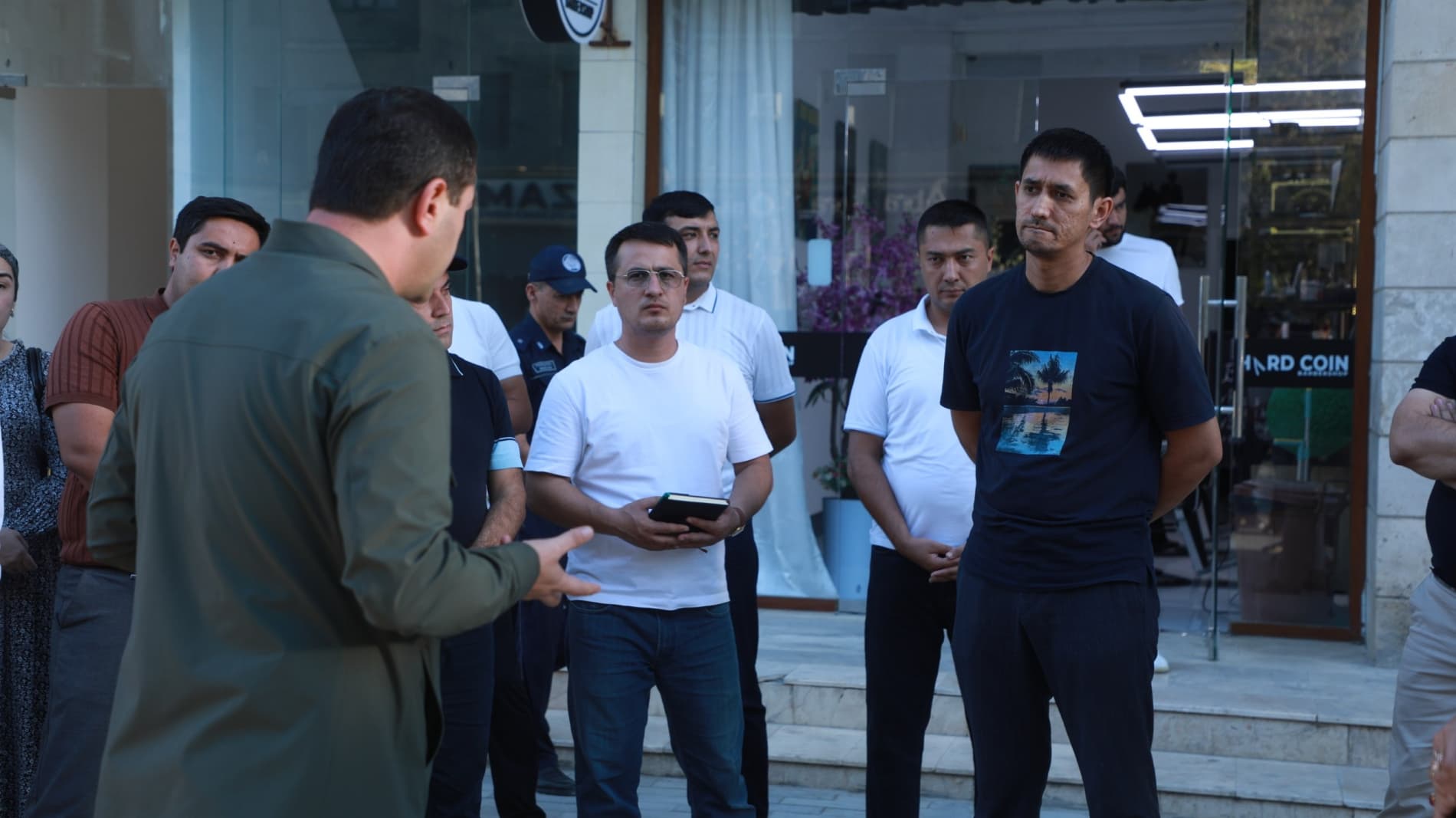 Qurbon Tursunov tadbirkorlar bilan uchrashdi