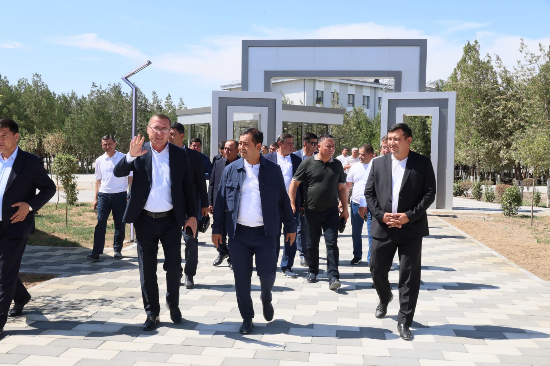 Prezident topshirig‘i ijrosi: Buxoro delegatsiyasi Xorazmda “Kasblar shaharchasi” tajribasi bilan tanishdi