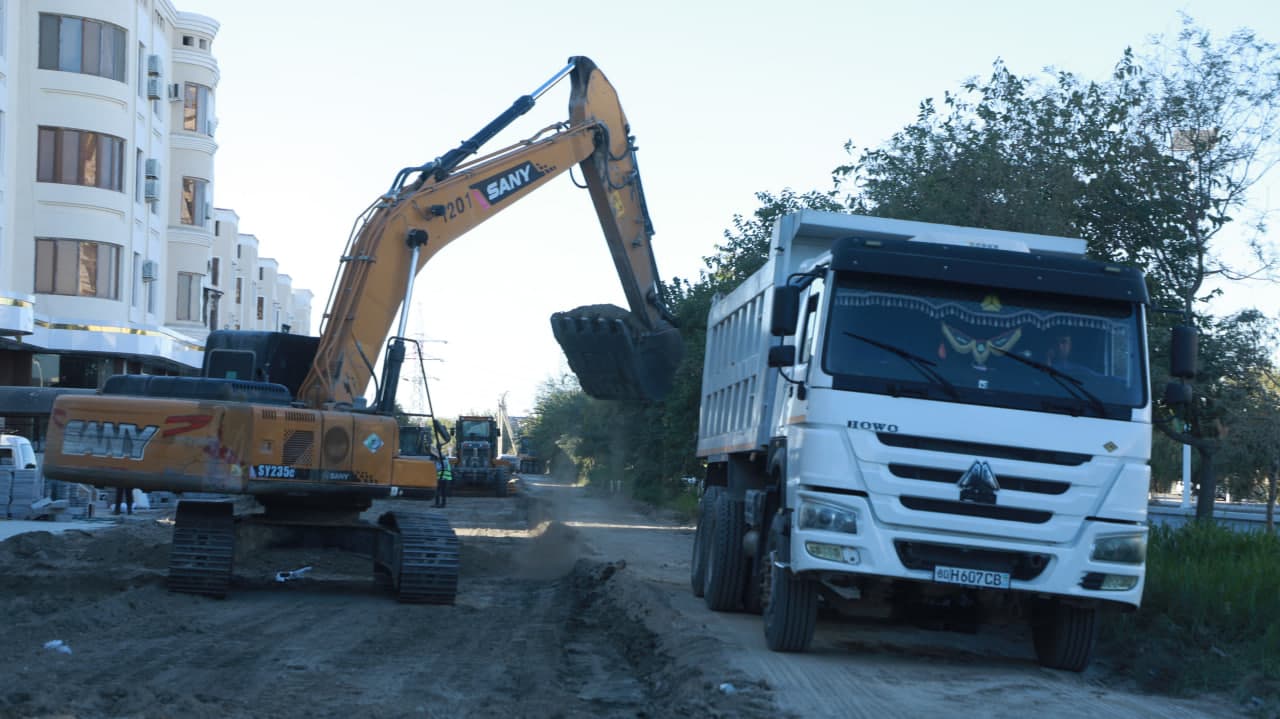 "Guliston" mahallasidagi “Gazlishox” ko‘chasining 1,5 km qismida bunyodkorlik ishlari boshlandi