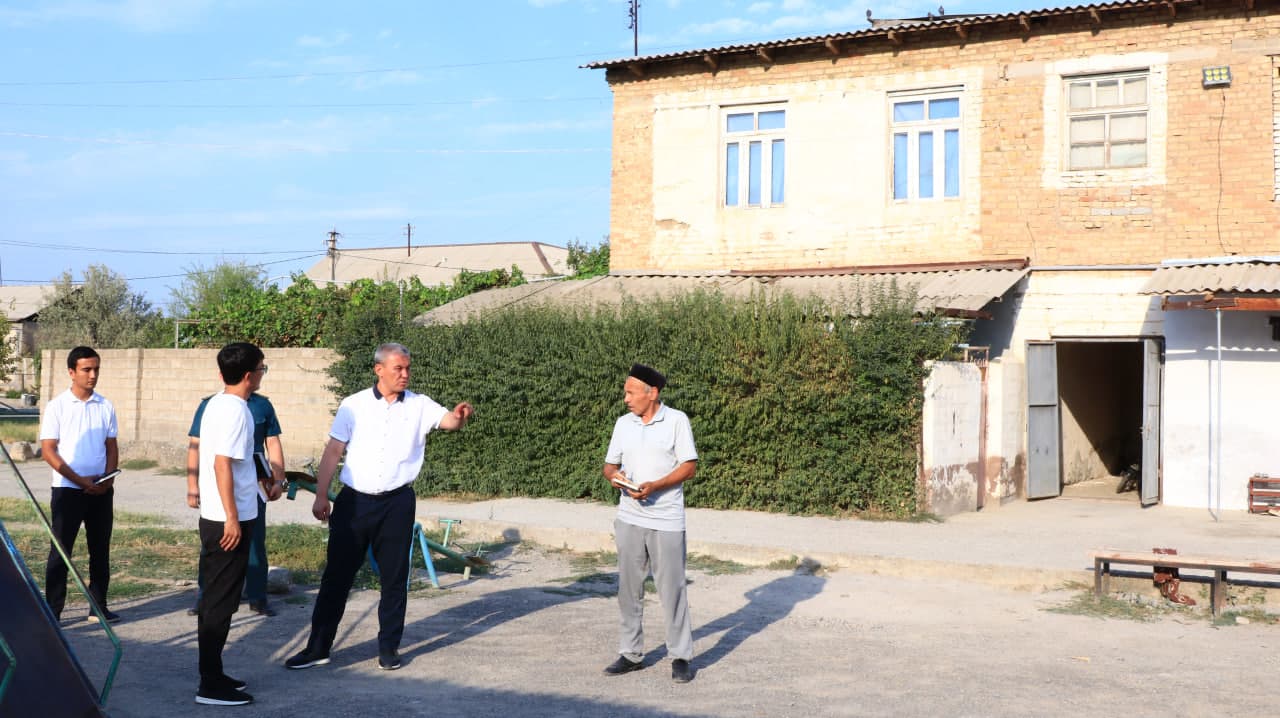 Niyoz Xazratkulov ko‘p qavatli uylardagi muammolarni joyida o‘rgandi